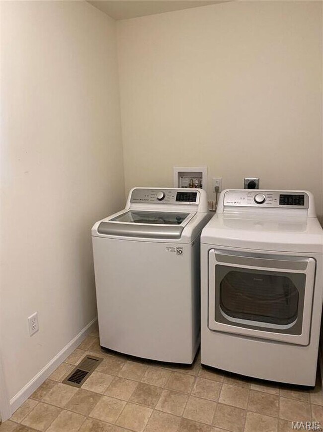 Building Photo - This home combines space, comfort, and convenience in one exceptional package.