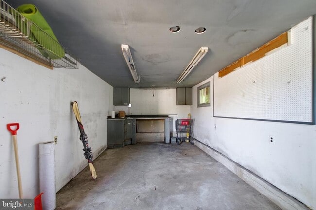 Building Photo - 3141 Clayborne Ave