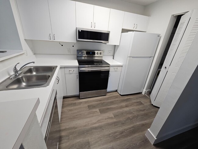 Building Photo - 12148 St.Andrews Pl