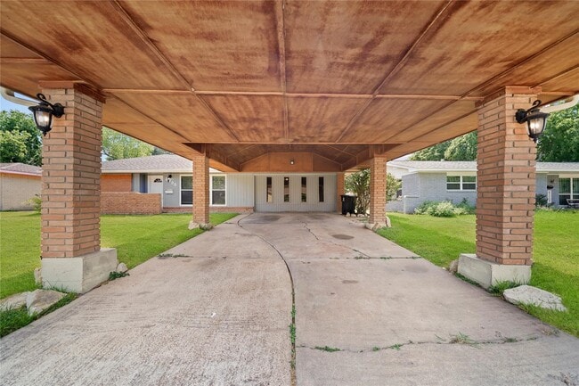 Building Photo - 2835 Dragonwick Dr