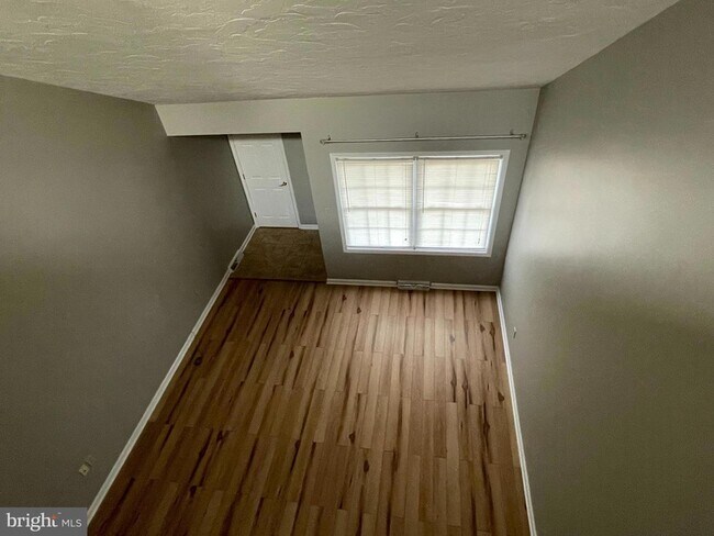 Building Photo - 167 Hunters Trail