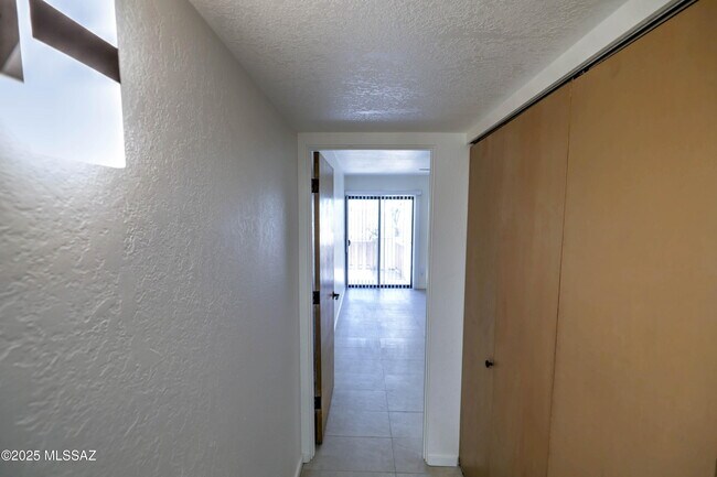 Building Photo - 5144 N Avenida Primera