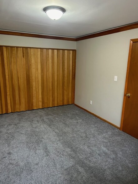 Building Photo - 6050 OH-14
