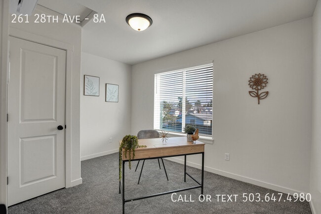 Building Photo - 261 SE 28th Ave