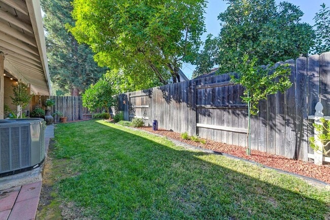 Building Photo - 821 Florin Rd