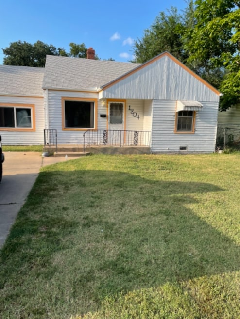 Building Photo - 1804 E 23rd St N