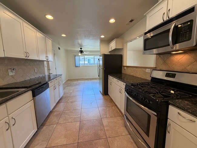 Building Photo - Gorgeous Rancho Cordova Home on Large Corner Lot!