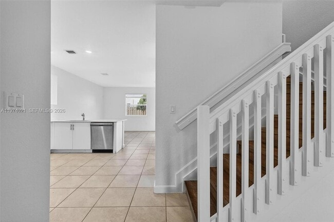 Building Photo - 2619 SE 11th St