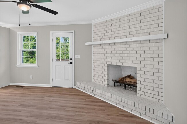 Building Photo - 9512 Heathwood Dr