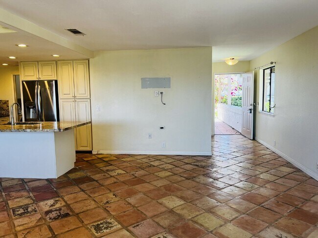 Building Photo - 3036 Avenida Christina