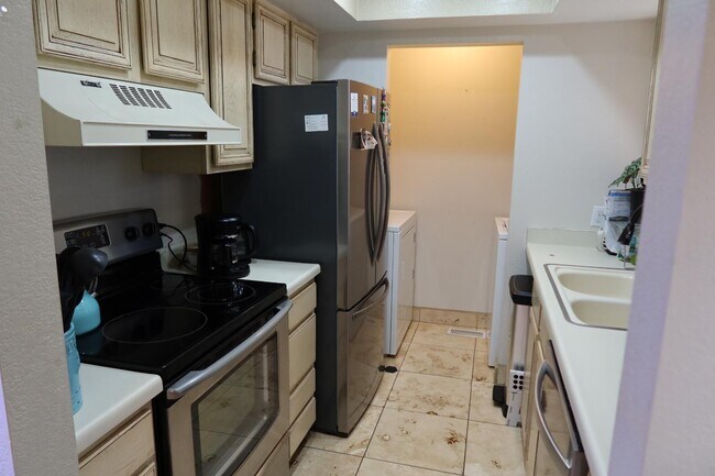 Building Photo - 6851 Countrywoods Cir