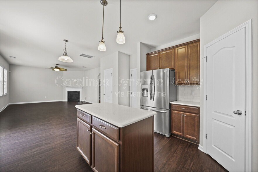 Building Photo - 15108 Evergreen House Dr