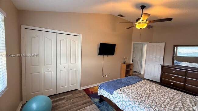 Building Photo - 1813 Vista River Dr