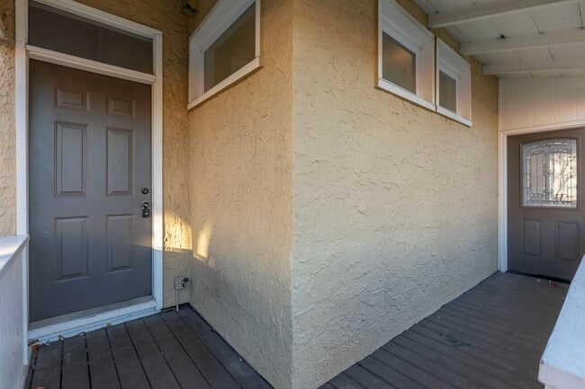 Building Photo - 1619 Ellwood Ave