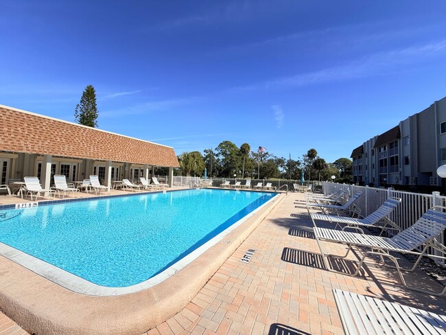 Building Photo - RESORT-STYLE 55+ LIVING — 1 BED / 1 BATH WITH PRIVATE LANAI & GOLF COURSE VIEWS! ? 1 MONTH FREE ?