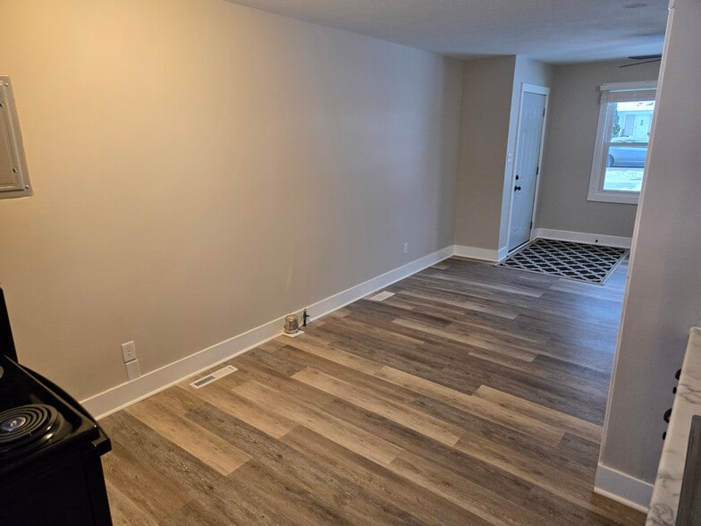 Building Photo - 807 S 15th St