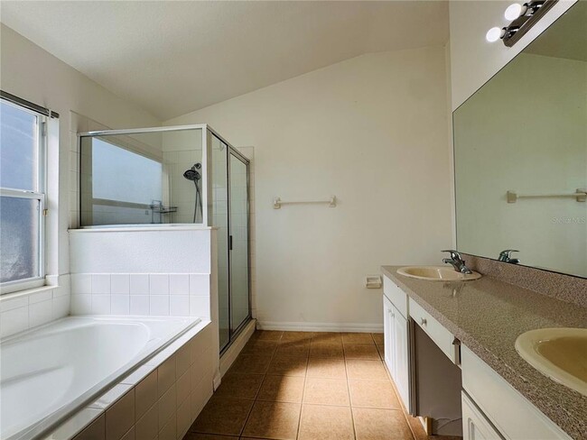 Building Photo - 4795 Cumbrian Lakes Dr