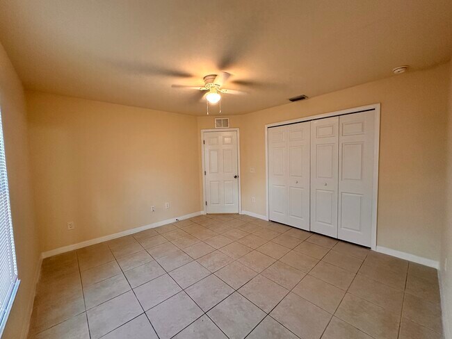 Building Photo - 3215 SW Santa Barbara Pl