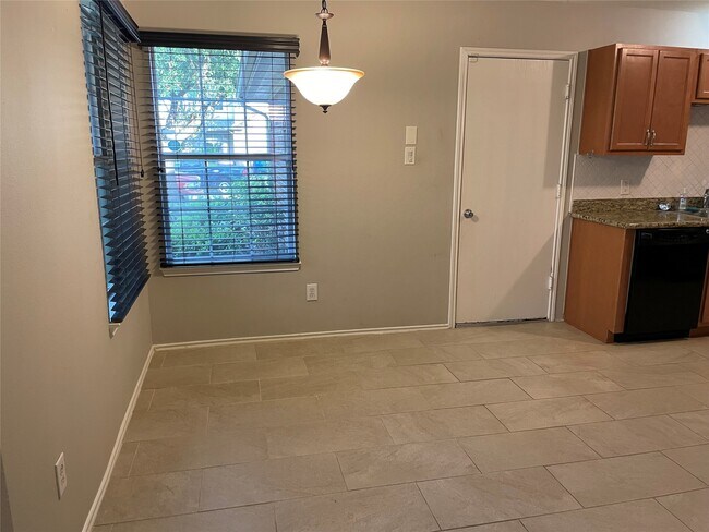 Building Photo - 12722 Kiev Hills Ln