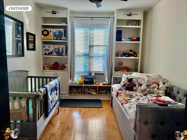 Building Photo - 880 W 181st St