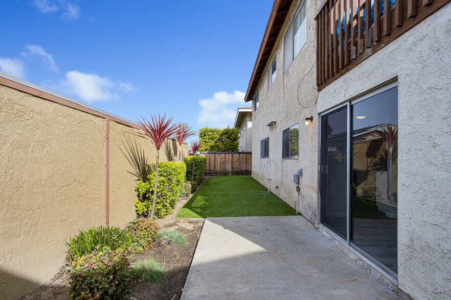 Building Photo - 3005 Jeffrey Dr
