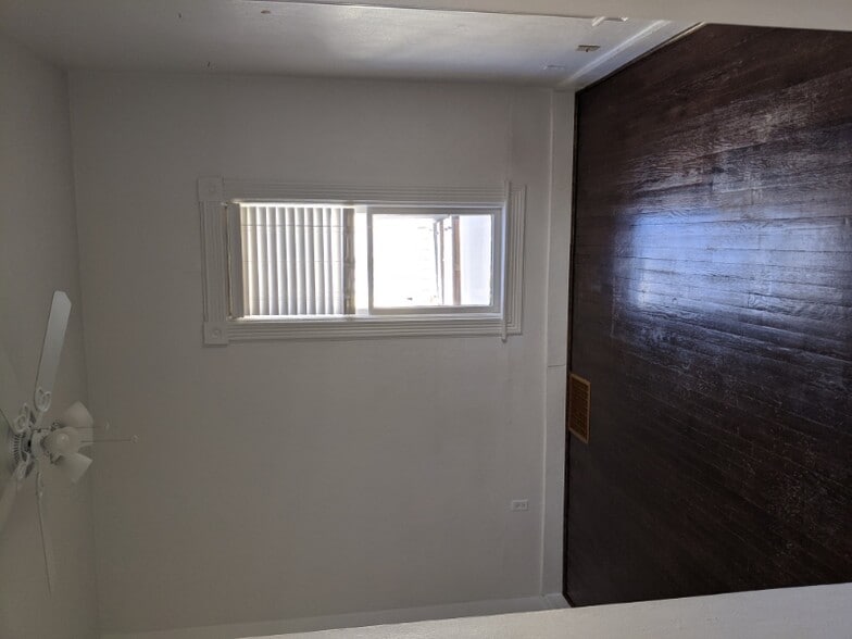 Building Photo - 721 Main St