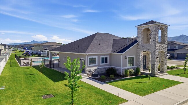 Building Photo - 250 1200 S