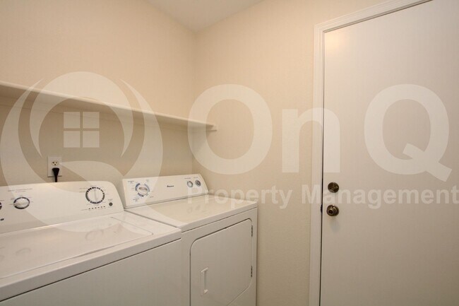 Building Photo - 8141 E Onza Ave