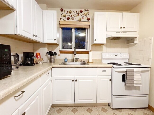 Building Photo - 6 Norumbega Terrace