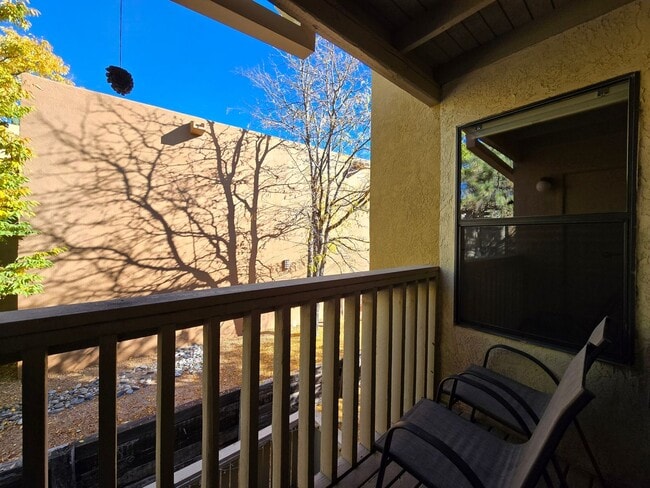 Building Photo - 941 Calle Mejia