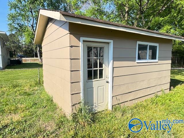 Building Photo - 522 Lisa Ln NW