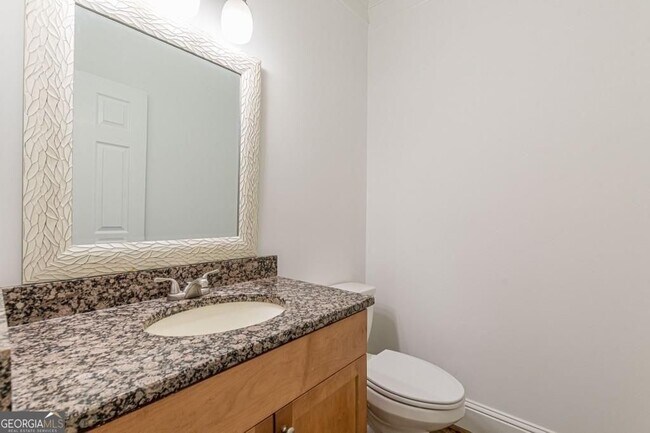 Building Photo - 1410 Eastland Rd SE