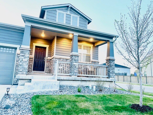 Building Photo - 13564 House Finch St