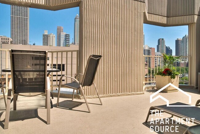 Building Photo - 1000 N La Salle Dr