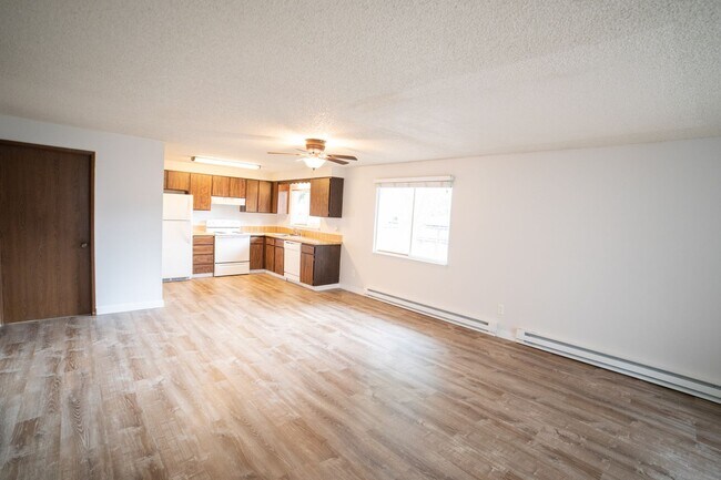 Building Photo - IKEMB02