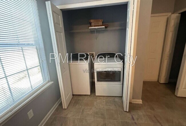 Building Photo - 4750 Playpen Dr