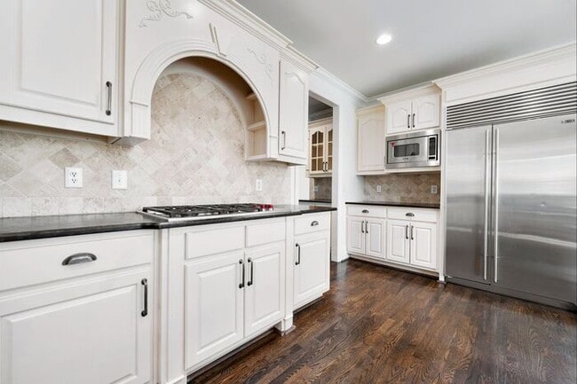 Building Photo - 7015 Blackthorn Ln