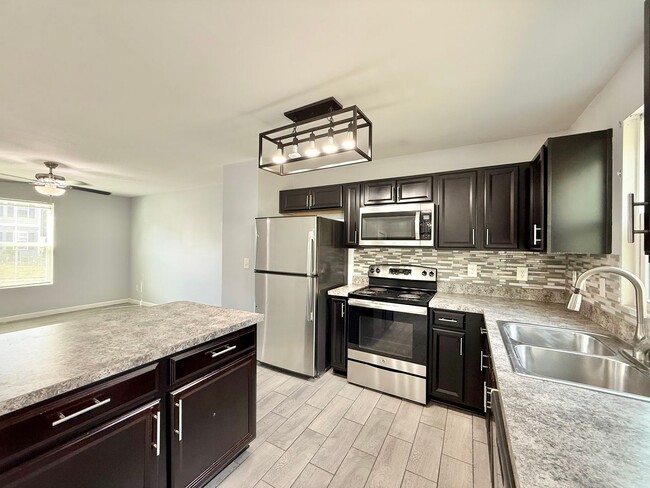 Building Photo - **OFFERING REFUNDABLE APPLICATION FEES & $100 MOVE IN PROMOTION** Charming 3BD, 1.5BA Clayton Hom...