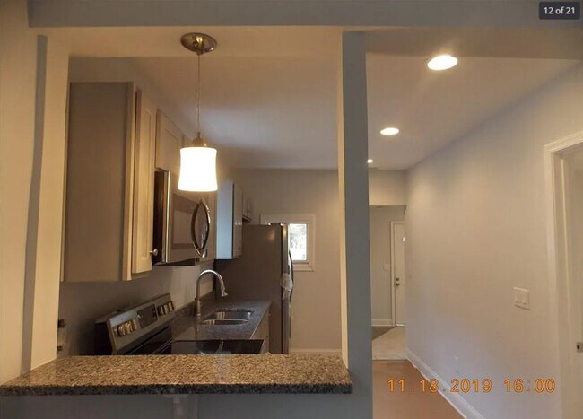 Building Photo - 2406 Halifax Ave