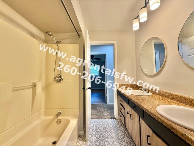 Building Photo - 5037 Brook Dr