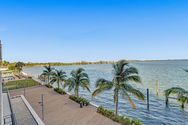 Building Photo - 3131 NE 7th Ave