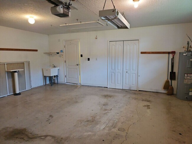 Building Photo - 124 Foxhall Ln