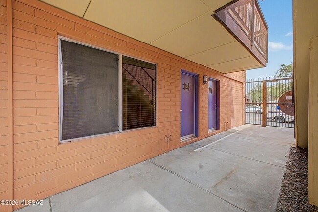 Building Photo - 55 N Cherry Ave