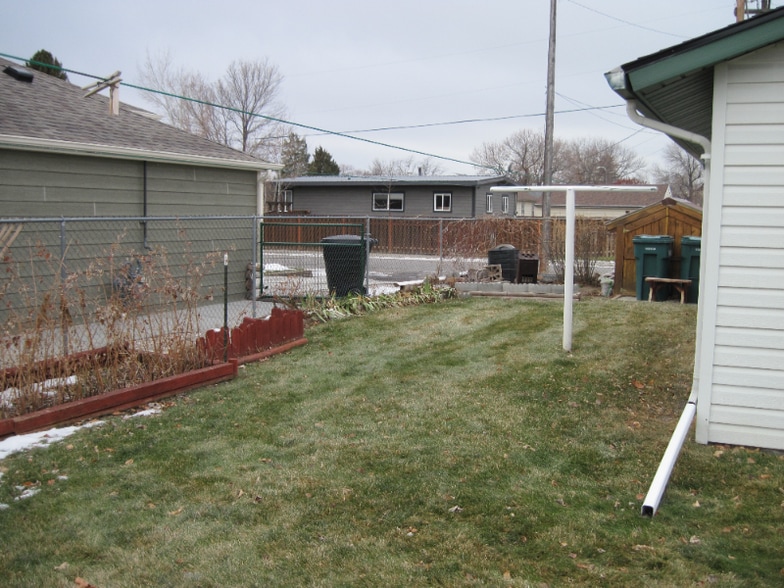 Building Photo - 1746 Alderson Ave