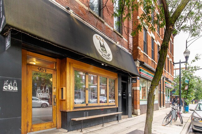 Building Photo - 957 W Armitage Ave