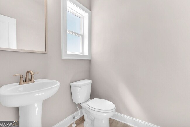 Building Photo - 423 Lincoln St