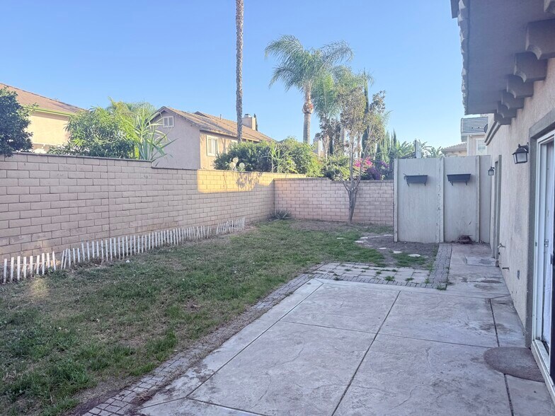 Building Photo - 9471 Stoneybrock Pl