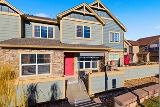 Building Photo - Updated Condo! 4 Bedroom - 3.25 Bath Avail...