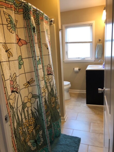 Building Photo - 158 Dryden Way