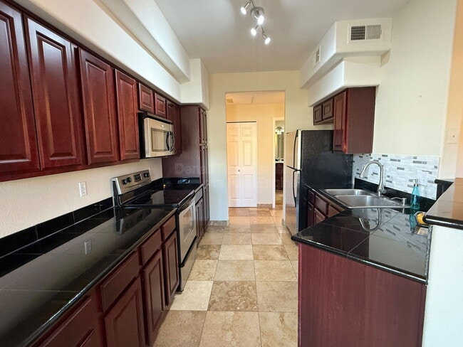 Building Photo - 5335 E Shea Blvd